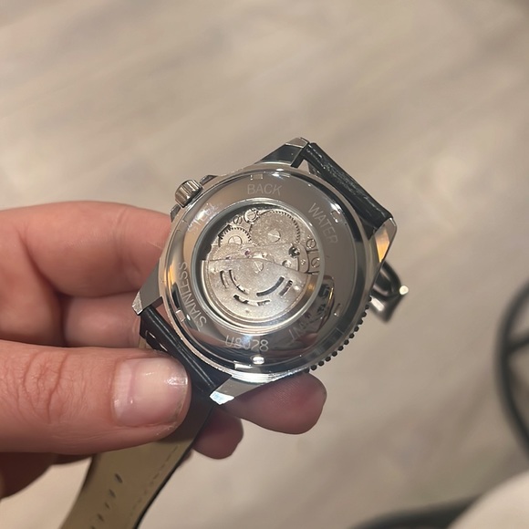 Mens Fashion Watch - Picture 3 of 5